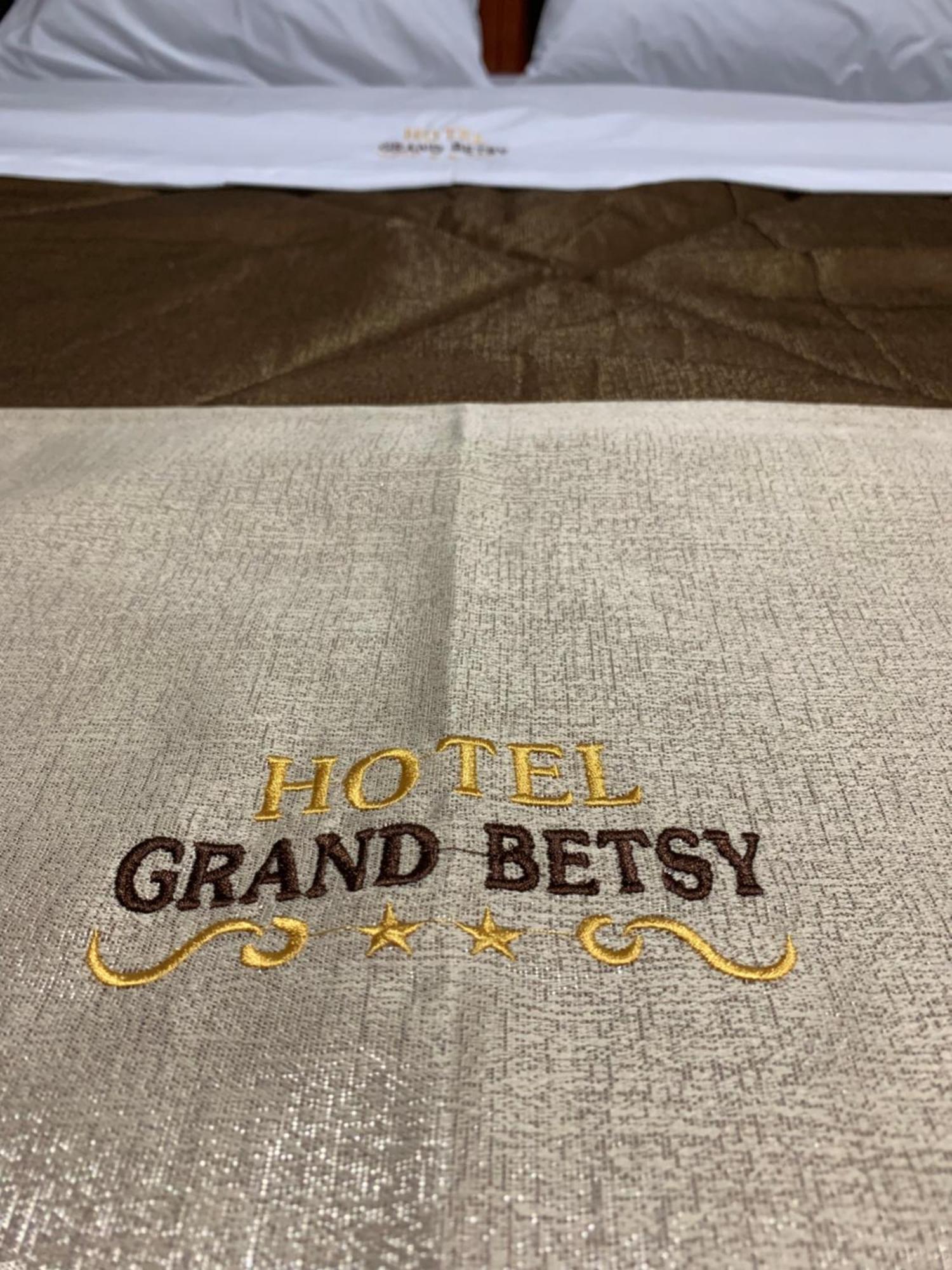 Grand Hotel Betsy Lima Exteriör bild